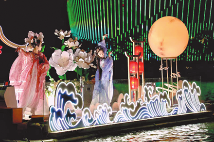 River cruises by night are flavor of the holiday season