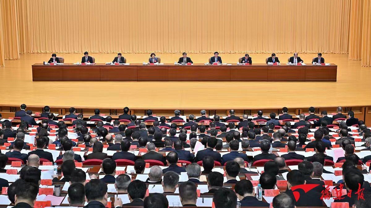 省委经济工作会议在榕召开