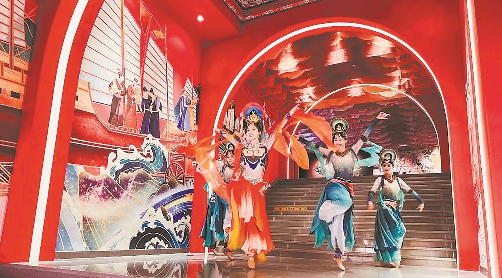 “遇见敦煌光影艺术展”在泉州正式开展
