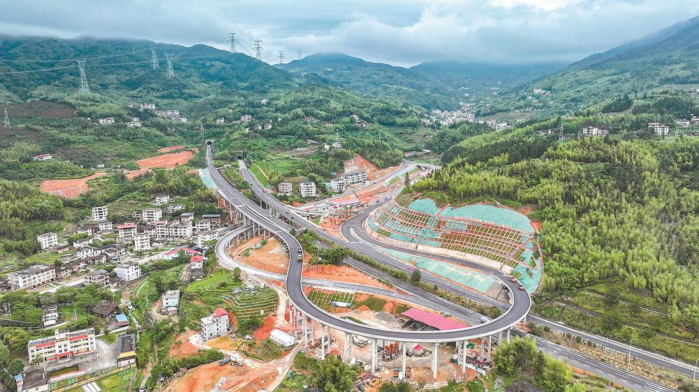 泉南高速公路锦斗出入口及接线工程项目已完成90%施工量