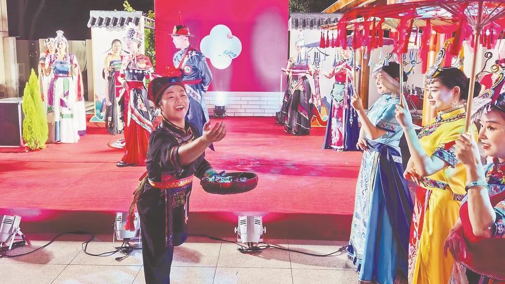 福安市举办“潮游文化馆 匠铸青春梦”非遗宣传展示活动