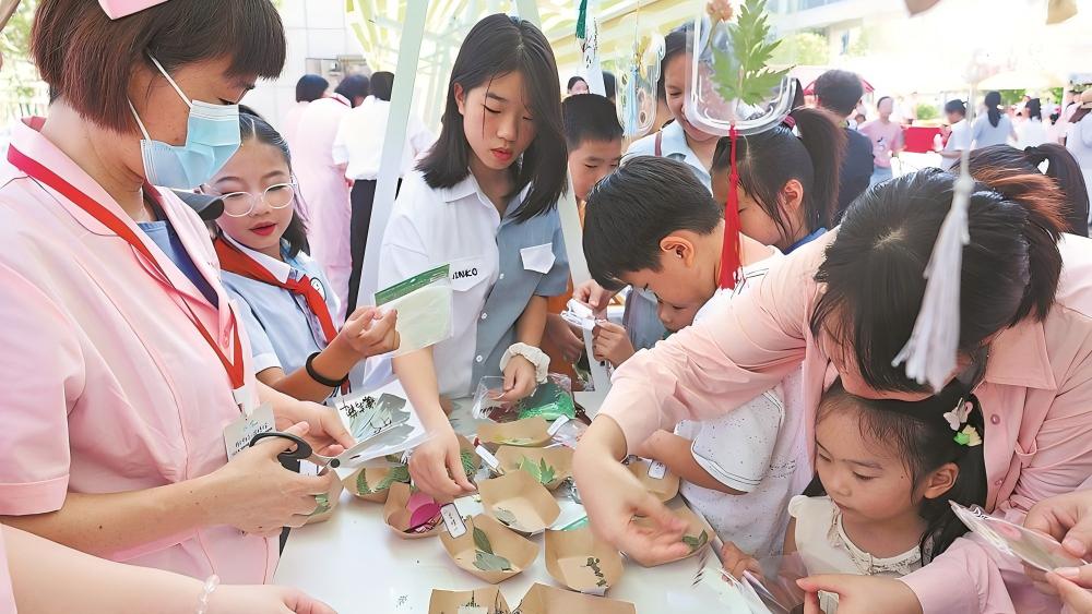2025年“百市千县”（福建）中医药文化惠民活动福安站在福安市人民医院举行