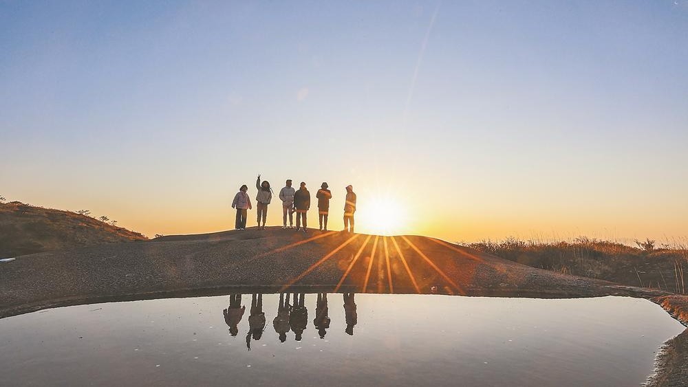 徒步追光 日出如画