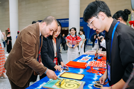 Maritime Silk Road dialogue highlights local govt cooperation