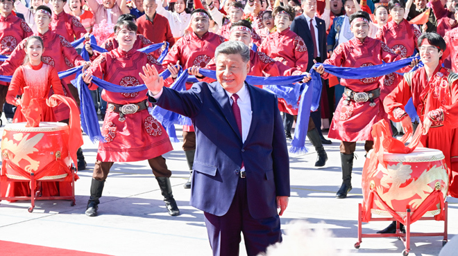 习近平总书记率中央代表团出席新疆维吾尔自治区成立70周年庆祝活动纪实