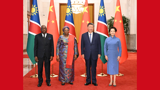 习近平同纳米比亚总统恩代特瓦会谈